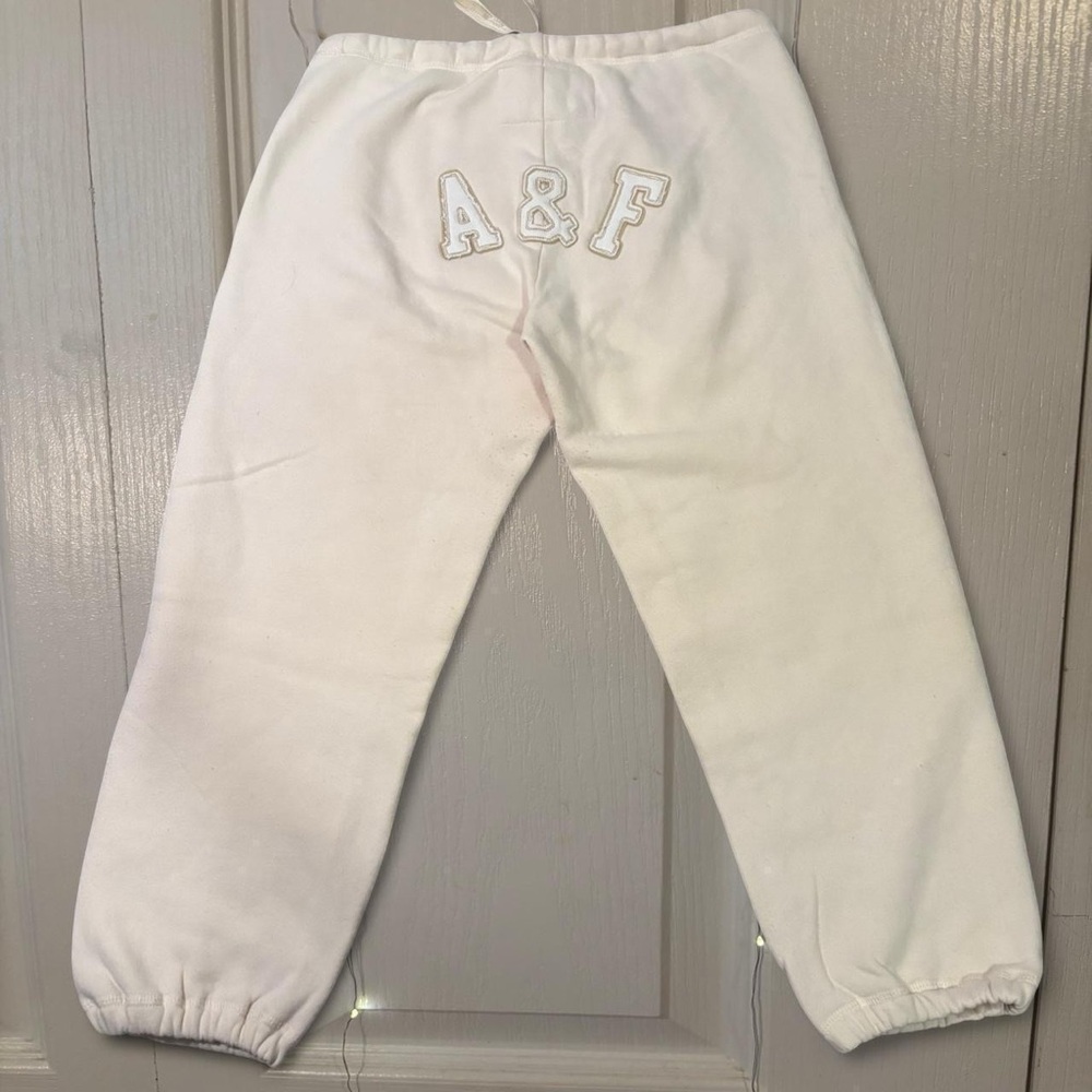 Abercrombie & Fitch Cream Capri Joggers